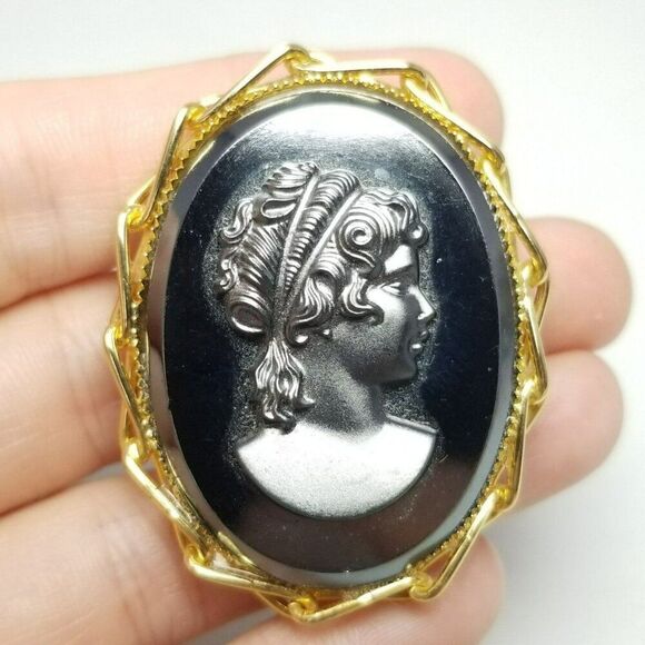 Vintage Cameo Portrait Woman Profile Brooch Pendant, Gold Tone Setting, Estate - Picture 1 of 6